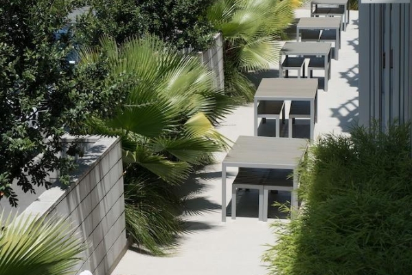 Navigate Seaside Hotel (Westshore)